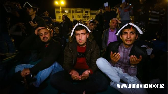 Şəkillərdə: Fatimeyi Zəhra məscidində 3-cü Qədr gecəsi