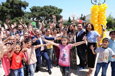 Heydər Əliyev Fondunun vitse-prezidenti Leyla Əliyeva uşaqlar üçün şənlikdə iştirak edib - FOTO