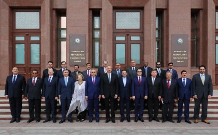 Prezident İlham Əliyev müsəlman ölkələrinin Azərbaycandakı səfirlərini və diplomatik nümayəndəliklərinin rəhbərlərini qəbul edib - FOTO