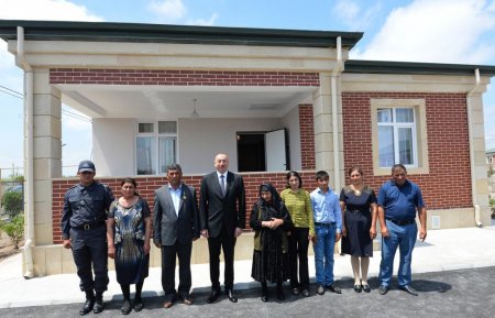 Prezident İlham Əliyev yenidən qurulan Cocuq Mərcanlı kəndində görülən işlərlə tanış olub - FOTO