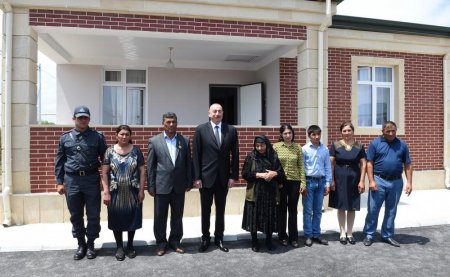 Prezident İlham Əliyev yenidən qurulan Cocuq Mərcanlı kəndində görülən işlərlə tanış olub - FOTO