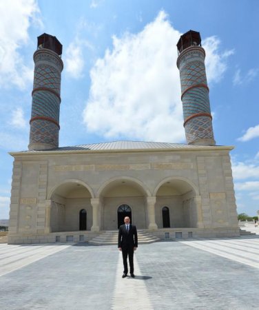 Prezident İlham Əliyev yenidən qurulan Cocuq Mərcanlı kəndində görülən işlərlə tanış olub - FOTO