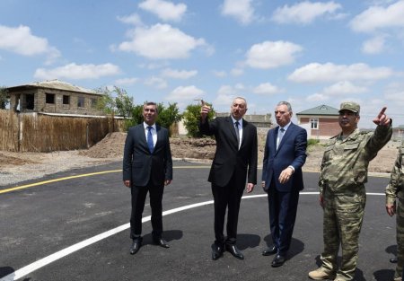 Prezident İlham Əliyev yenidən qurulan Cocuq Mərcanlı kəndində görülən işlərlə tanış olub - FOTO