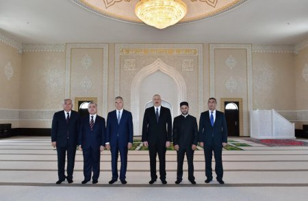 Prezident İlham Əliyev yenidən qurulan Cocuq Mərcanlı kəndində görülən işlərlə tanış olub - FOTO
