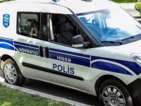 Qaçırdıqları avtomobili əzib küçəyə atdılar