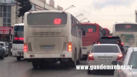 Ər avtobusdan düşüb qaçan arvadını axtarır -Bakıda