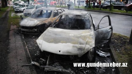 Hamburqda yenidən iğtişaşlar başlayıb, maşınlara od vurulur