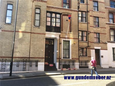 Ermənistanın Londondakı səfirliyi qarşısında etiraz aksiyası keçirilib - FOTOLAR