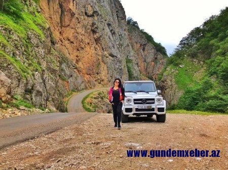 Məşhur azərbaycanlı aparıcı "AA" nömrə ilə "Gelandewagen" sürür - fotolar