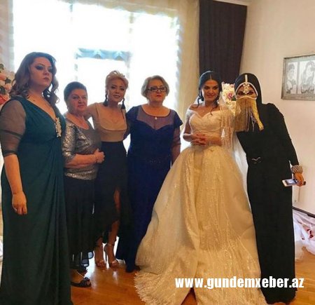 Xuramanın geyimi tənqid olundu - FOTO