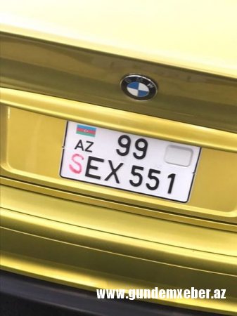 Polis avtomobilin nömrəsinə “seks” yazan sürücünü cəzalandırdı – FOTO