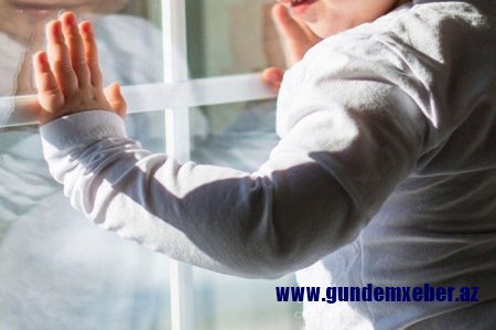 Binadan yıxılan 1 yaşlı uşaq öldü — YENİLƏNİB