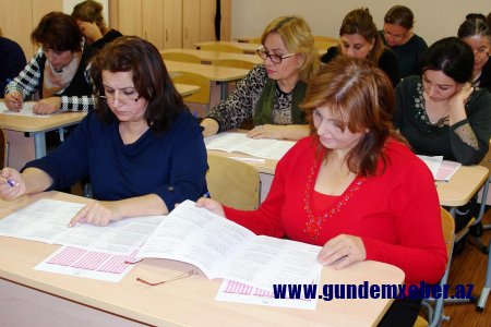 İki müəllim imtahanda bütün suallara doğru cavab yazdılar