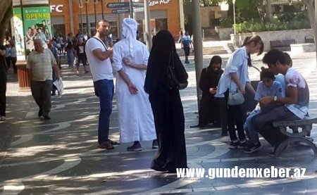 Pullu və pinti ərəb turistlər: “Açıq-saçıq geyinən qadın görəndə özlərini itirirlər”