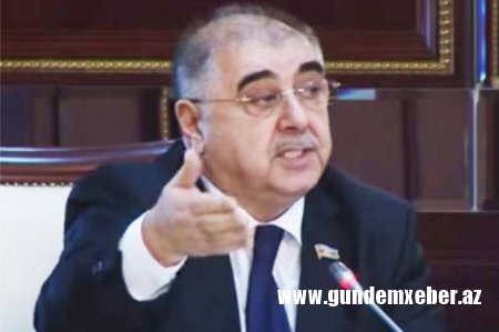 Çingiz Qənizadə: "Şeyxin qudası 500 nəfəri Həccə göndərməkdənsə, kasıb tələbələrə kömək etməli idi"...