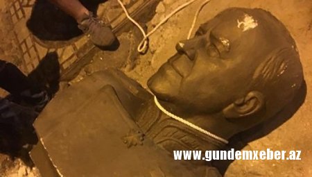 Marşalın büstünü dağıtdılar - Odessada