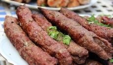 Restoran və dönərxanalarda əhaliyə at-eşşək əti yedizdirilir