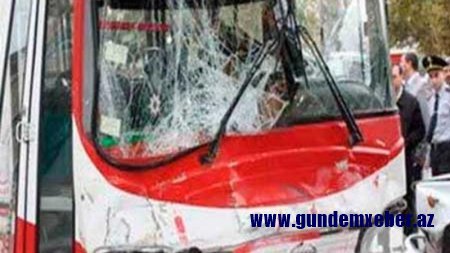 Bakıda tükləri BİZ-BİZ EDƏN HADİSƏ: - övladını maşın vurmasın deyə özünü FƏDA ETDİ