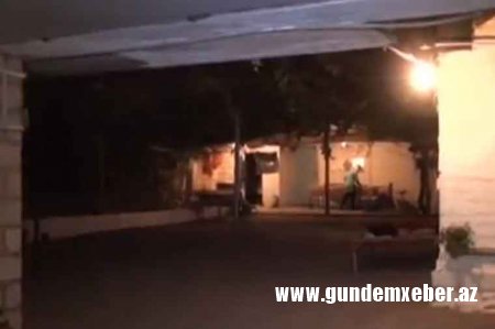 Sərxoş olan övladın 70 yaşlı atasını baltaladığı həyətdən GÖRÜNTÜLƏR — VİDEO