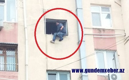 Bakıda vətəndaş intihara cəhd edir: "Banklar məni boğaza yığıb" - FOTO