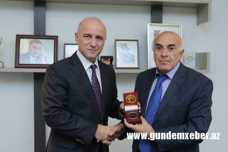 Azercell-in prezidenti qızıl medalla təltif olundu