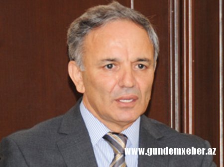 Əflatun Amaşov öz ənənəvi ampluasında...