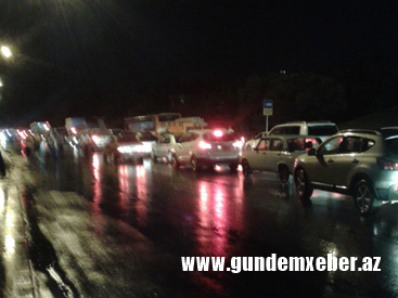 Bakıda böyük tıxac-DYP əməkdaşları iş başında deyillər...