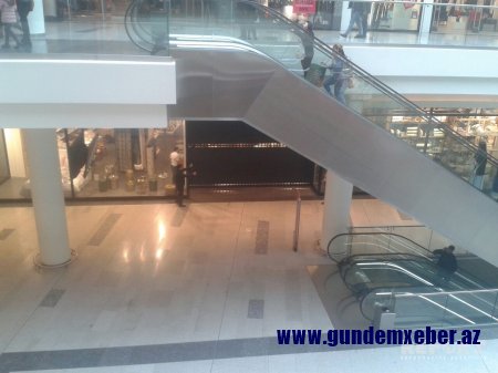 “Gənclik Mall”da bir neçə mağazanı su basıb - FOTO  