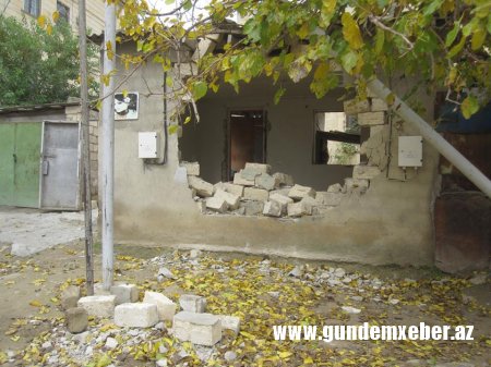 "Qaçqınkom”un məsuliyyətsizliyi 10 ailəni küçədə gecələməyə məcbur edib — Cənnət görmək istəyənlərin cəhənnəm əzabı (FOTOLAR)