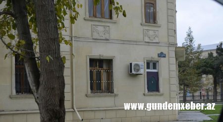 İcra Hakimiyyətinin qapısını pəncərəyə çevirdiyi binadan — FOTOREPORTAJ