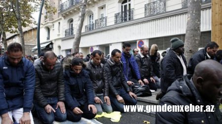 Bu ölkə namazı qadağan etdi
