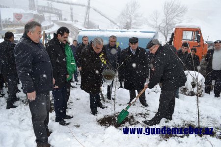 "HƏRƏYƏ BİR AĞAC ƏKƏK" - DAŞKƏSƏNDƏ YENİ AZƏRBAYCAN PARTİYASININ (YAP) YARADILMASININ 25 İLLİK YUBİLEYİ MÜNASİBƏTİLƏ AĞACƏKMƏ KAMPANİYASINA 23 NOYABRDA BAŞLANILDI "HƏRƏYƏ BİR AĞAC ƏKƏK" - DAŞKƏSƏNDƏ YENİ AZƏRBAYCAN PARTİYASININ (YAP) YARADILMASININ 25 İLLİK YUBİLEYİ MÜNASİBƏTİLƏ AĞACƏKMƏ KAMPANİYASINA 23 NOYABRDA BAŞLANILDI