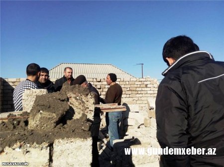Sabunçu rayon İcra Hakimiyyətinin Basqınla ev dağıdıb, pul tələb edən icra nümayəndələri, ağlayan qadınlar və uşaqlar… - REPORTAJ, VİDEO, FOTOLAR