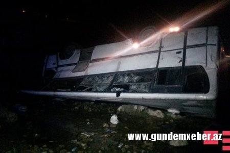 Bakıda avtobusunun aşması nəticəsində xəsarət alanların kimliyi məlum olub - YENİLƏNİB