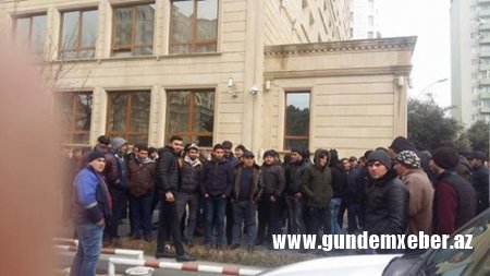 Sahibkarlar Gömrük Komitəsinin qarşısında aksiya keçirdi - FOTO/VIDEO