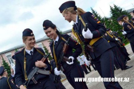 Gözəllikləri ilə nəfəs kəsən rus qadın polisləri - FOTOLAR