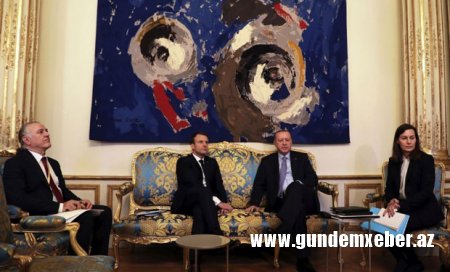 “Siz FETO-çuların dili ilə danışırsız” — Ərdoğan Makronla birgə keçirdiyi mətbuat konfransında əsəbləşdi