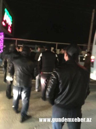“AAAF Park”da etiraz aksiyası — Sakinlər rəhbərliyin ofisinin qarşısına toplaşdı + Foto