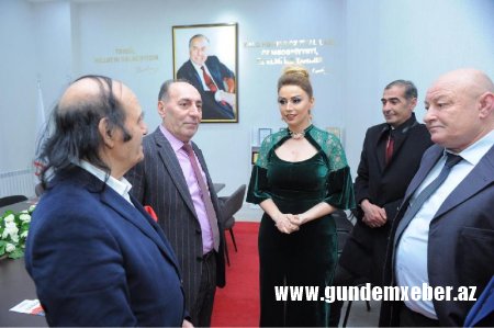 Roza Zərgərli imza günü keçirdi - fotolar