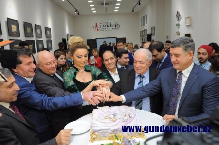 Roza Zərgərli imza günü keçirdi - fotolar