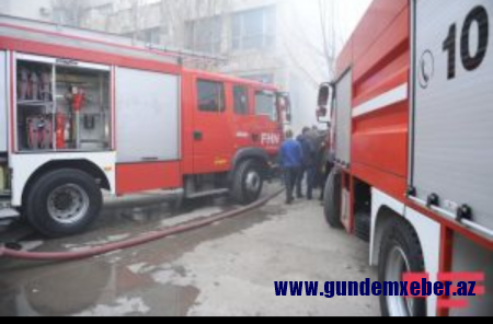 Bakıda 3 otaqlı ev yanıb