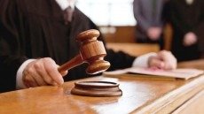 Rektorun arvadını döyüb, 80 min manatını oğurlayanların cəzası azalmadı