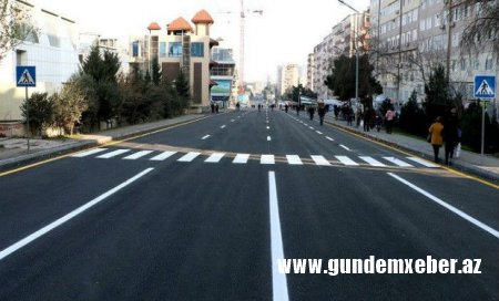 Avtomobil piyada zolağında qəza törətdi