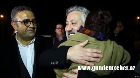 Türkiyə məhkəməsi iki jurnalistin azadlığa buraxılması qərarı verib