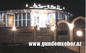 “Agdam” restoranının qarşısında “Kalaşnikov”lardan atan Lotu Qulinin adamlarıdır