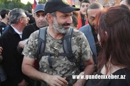 Putin Paşinyanın hakimiyyətə yolunu kəsmək üçün hərəkətə keçdi