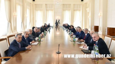 "Sovet düşüncə tərzi ilə bazar iqtisadiyyatı qurmaq istəyirlər"