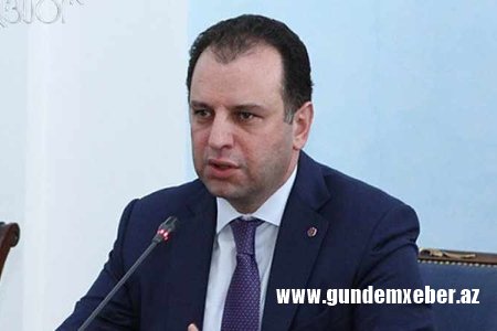 Ermənistanın müdafiə naziri istefa verdi