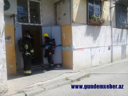Bakıda banka dollar borcu olan qadın mənzilində ÖZÜNÜ YANDIRMAQ İSTƏYİR - FOTOLAR