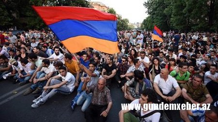 Sərkisyanın planına qarşı yüzminlər meydana çıxdı - Canlı